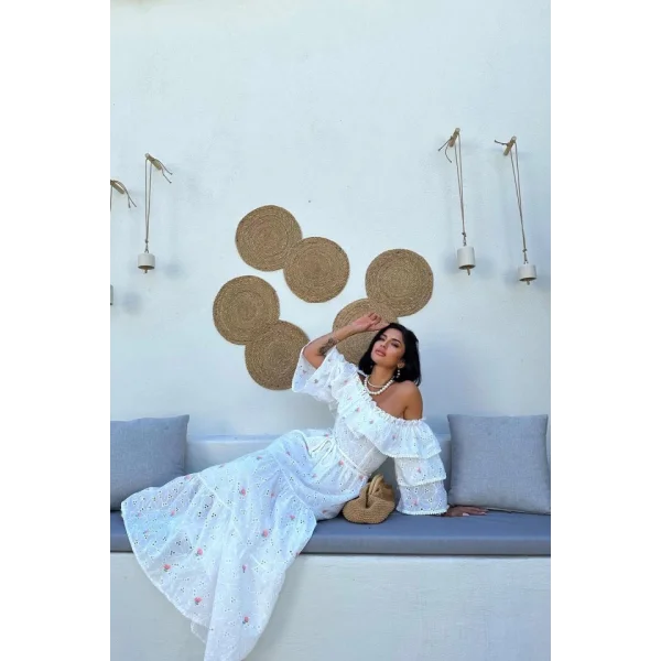 Pembe Omuzları Lastikli Brode Elbise