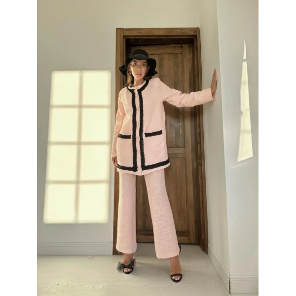 Pembe Siyah Şeritli Yakasız Ceket Ve Pantolon Takım