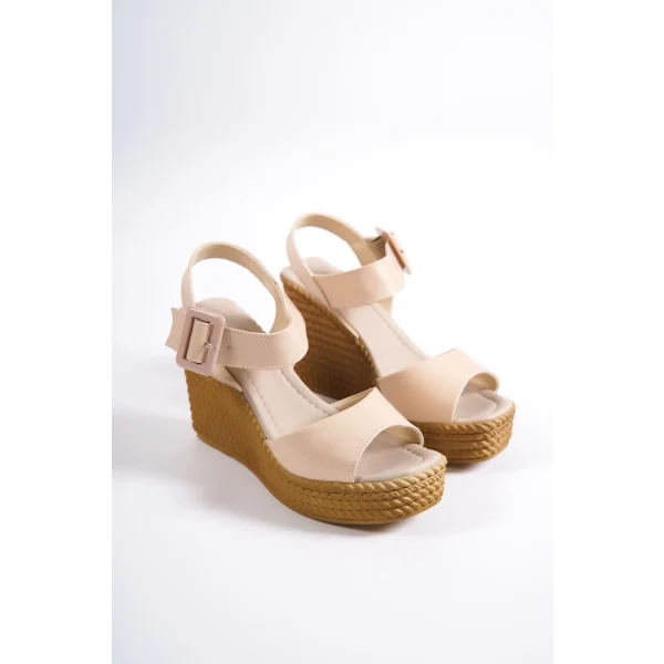 PERLA Tokalı Lastikli Dolgu Topuklu Ortopedik Taban Hasır Görünümlü Kadın Sandalet CKT - Ten