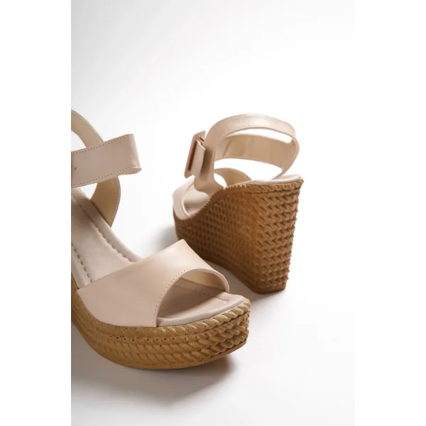 PERLA Tokalı Lastikli Dolgu Topuklu Ortopedik Taban Hasır Görünümlü Kadın Sandalet CKT - Ten