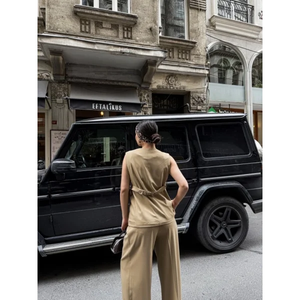 Poly Viscose Arkasi Düğme Ve Kemer Detayli Yelek Pantolon Takim
