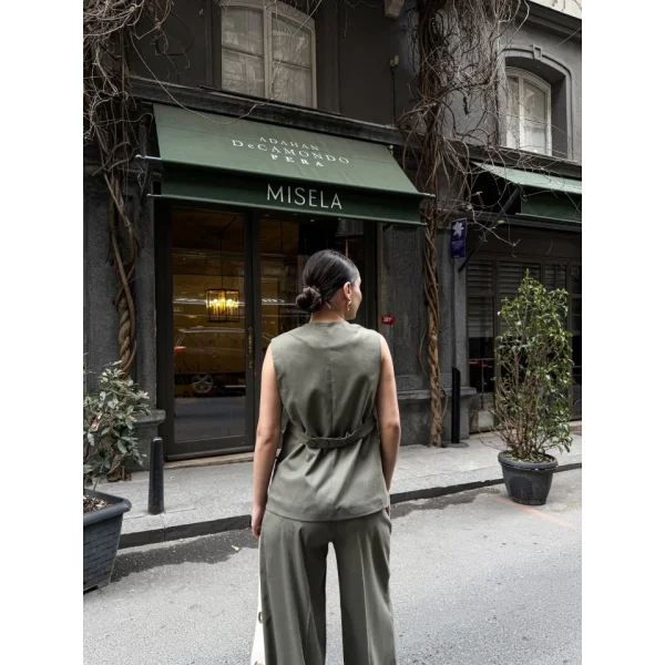 Poly Viscose Arkasi Düğme Ve Kemer Detayli Yelek Pantolon Takim