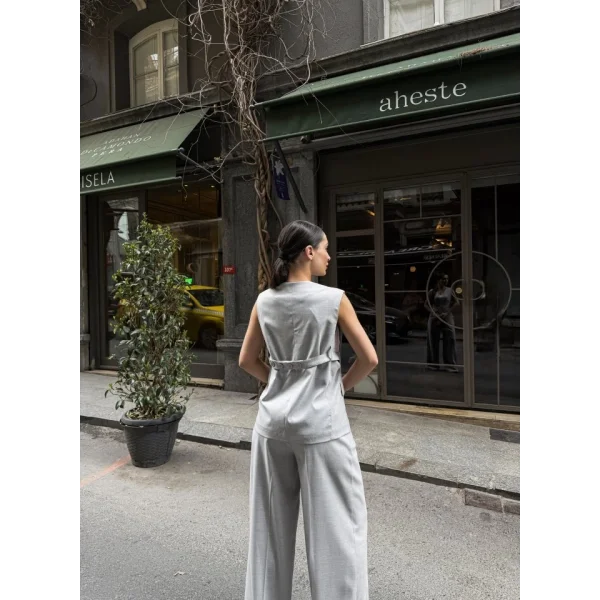 Poly Viscose Arkasi Düğme Ve Kemer Detayli Yelek Pantolon Takim