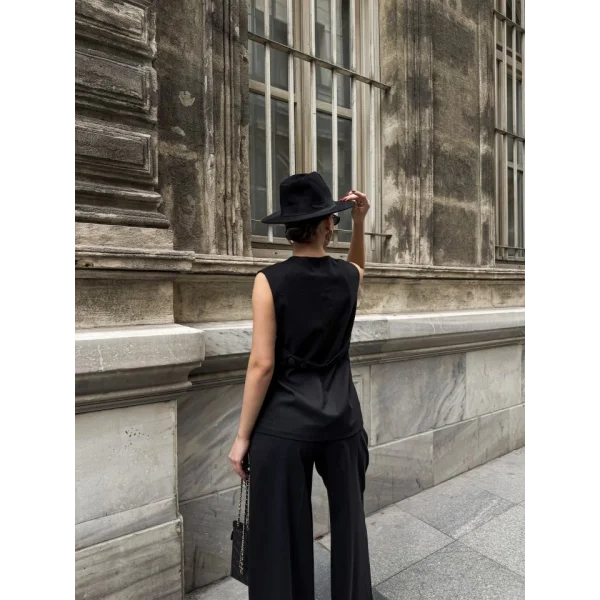 Poly Viscose Arkasi Düğme Ve Kemer Detayli Yelek Pantolon Takim