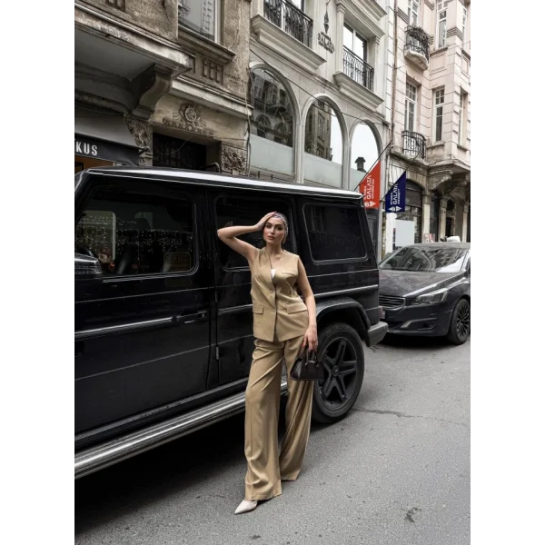 Poly Viscose Arkasi Düğme Ve Kemer Detayli Yelek Pantolon Takim