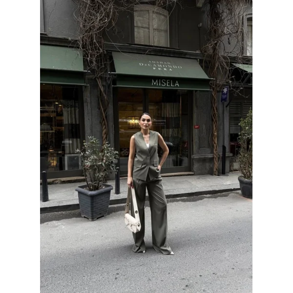 Poly Viscose Arkasi Düğme Ve Kemer Detayli Yelek Pantolon Takim