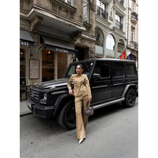 Poly Viscose Full Lycra Asi̇metri̇k Düğmeli̇ Vatkali Ceket Pantolon Takim