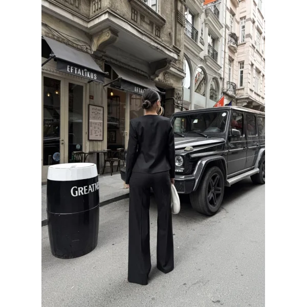 Poly Viscose Full Lycra Asi̇metri̇k Düğmeli̇ Vatkali Ceket Pantolon Takim