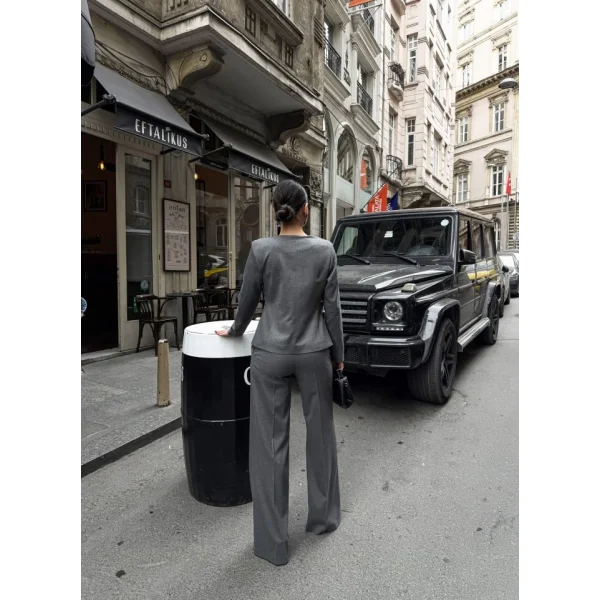 Poly Viscose Full Lycra Asi̇metri̇k Düğmeli̇ Vatkali Ceket Pantolon Takim