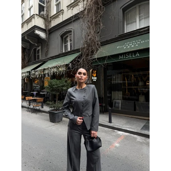 Poly Viscose Full Lycra Asi̇metri̇k Düğmeli̇ Vatkali Ceket Pantolon Takim