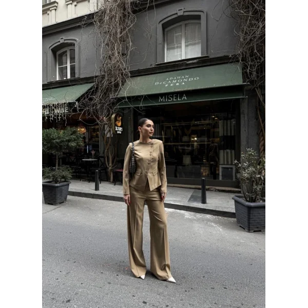 Poly Viscose Full Lycra Asi̇metri̇k Düğmeli̇ Vatkali Ceket Pantolon Takim