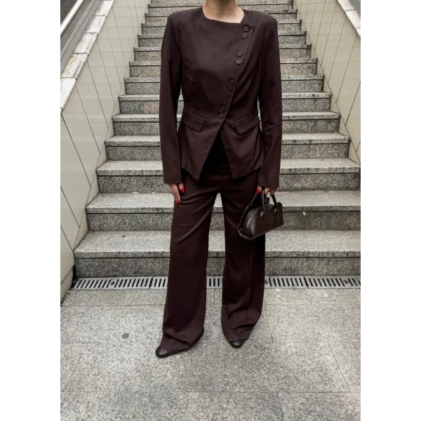 Poly Viscose Full Lycra Asi̇metri̇k Düğmeli̇ Vatkali Ceket Pantolon Takim