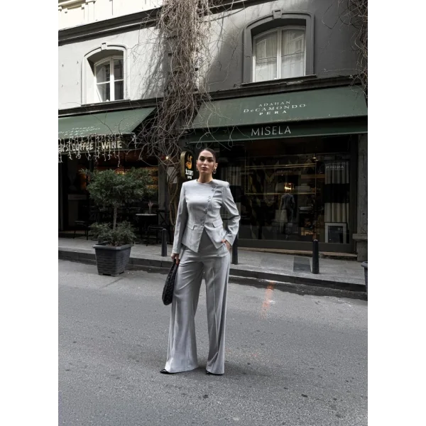 Poly Viscose Full Lycra Asi̇metri̇k Düğmeli̇ Vatkali Ceket Pantolon Takim