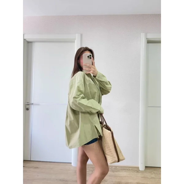 Poplin Kadın Yakalı Yandan Yırtmaçlı Arka Pens Detaylı Gömlek - Yeşil