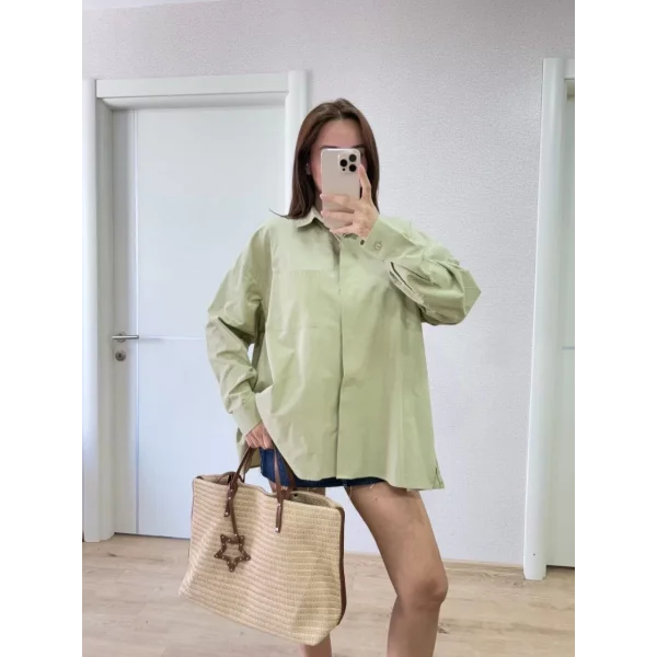 Poplin Kadın Yakalı Yandan Yırtmaçlı Arka Pens Detaylı Gömlek - Yeşil