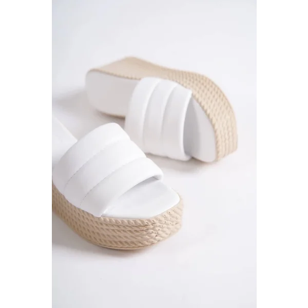 REINA Dolgu Topuklu Ortopedik Taban Hasır Görünümlü Kadın Terlik CKT - Beyaz