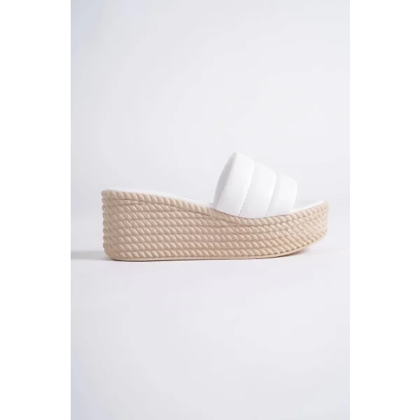 REINA Dolgu Topuklu Ortopedik Taban Hasır Görünümlü Kadın Terlik CKT - Beyaz