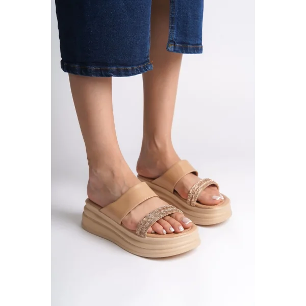 SARAH Düz Topuklu Taşlı Şeritli Kalın ve Ortopedik Taban Kadın Terlik CTT - Ten