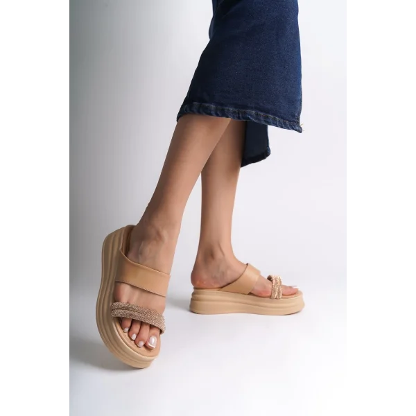 SARAH Düz Topuklu Taşlı Şeritli Kalın ve Ortopedik Taban Kadın Terlik CTT - Ten