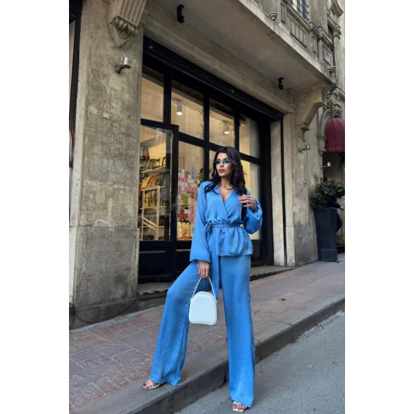 SATEN KRUVAZE BAĞLAMALI BLUZ- PANTOLON TAKIM - Mavi