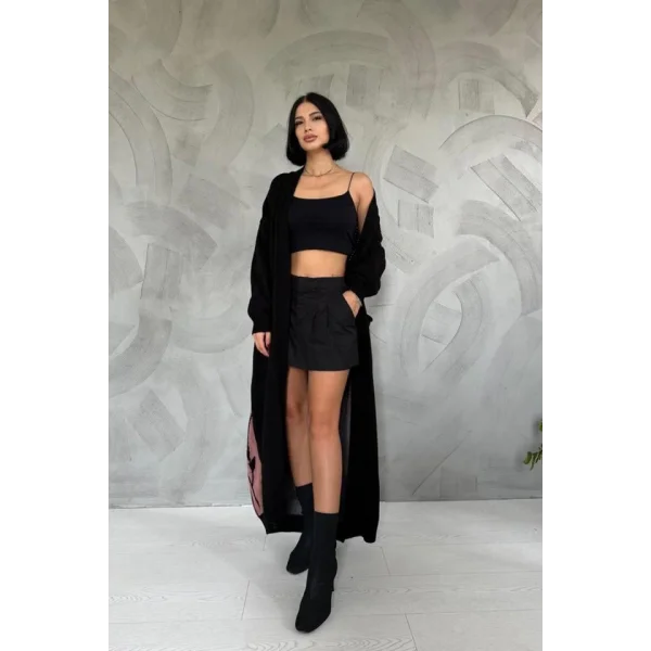 Siyah Arkası Desenli Hırka