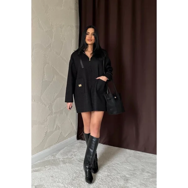 Siyah Armalı Kapşonlu Peluş Ceket