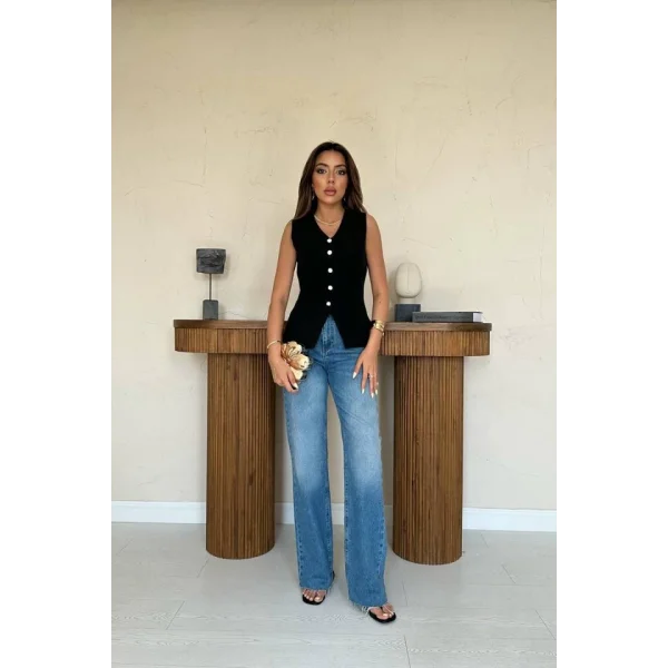 Siyah Belden Oturtma Detaylı Düğmeli Yelek