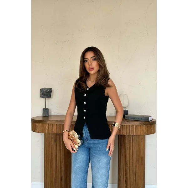Siyah Belden Oturtma Detaylı Düğmeli Yelek