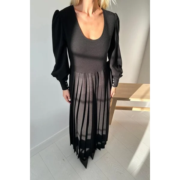 Siyah Bisiklet Yaka Elbise