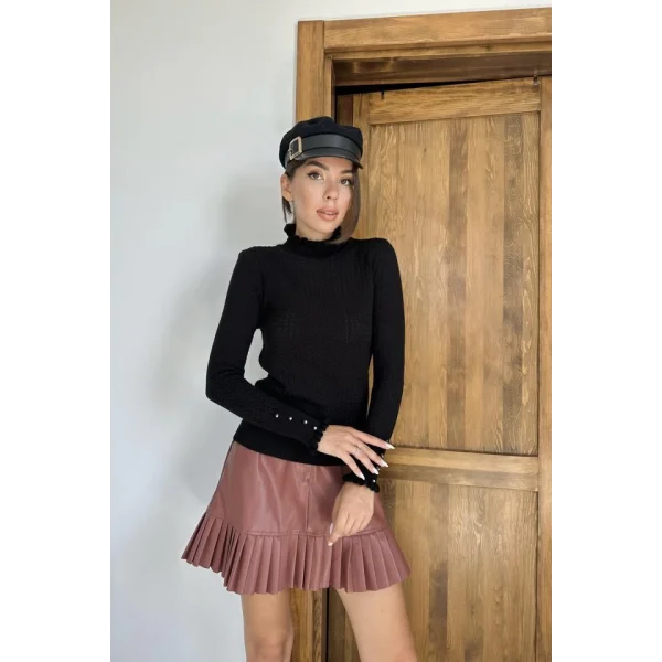 Siyah Boğazlı Ve Örgülü Triko Kazak