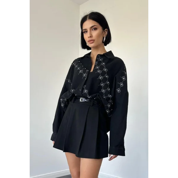 Siyah Boyamalı Keten Baskılı Taşlı Gömlek