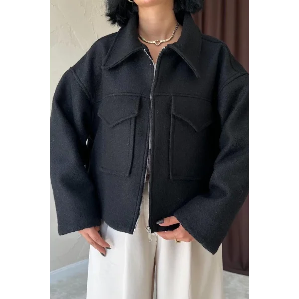 Siyah Cebi Kapaklı Kaşe Ceket