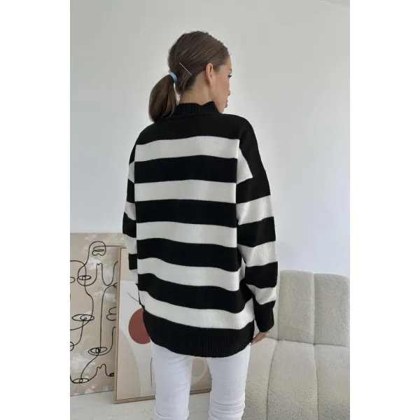 Siyah Çizgili Triko Kazak
