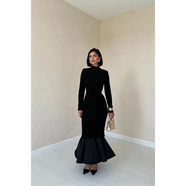 Siyah Eteği Garnili Triko Elbise