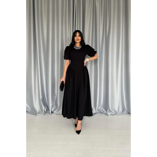 Siyah Etek Yanları Büzgülü Balon Kollu Elbise