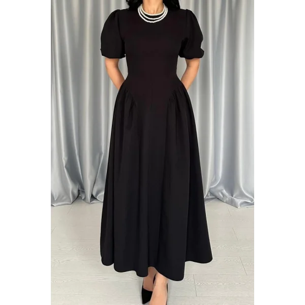 Siyah Etek Yanları Büzgülü Balon Kollu Elbise