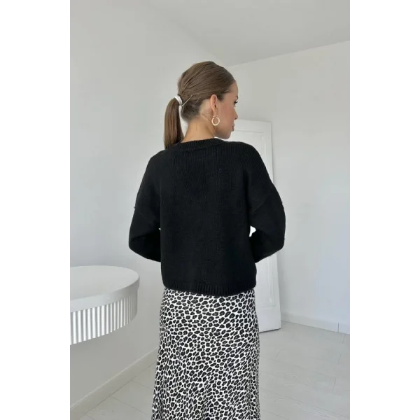 Siyah Faça Ve Zincirli Triko Kazak