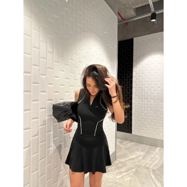 Siyah Fermuarlı Bilyeli Bluz