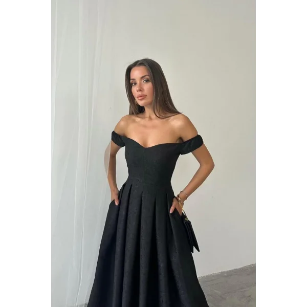 Siyah Jakarlı Elbise