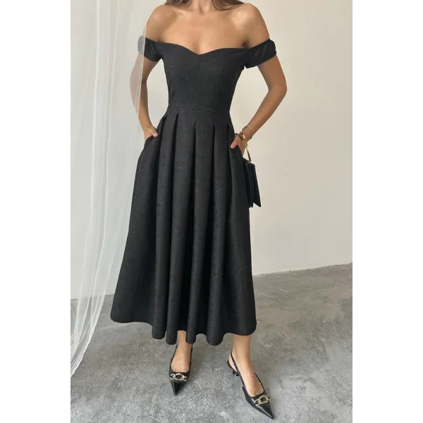 Siyah Jakarlı Elbise