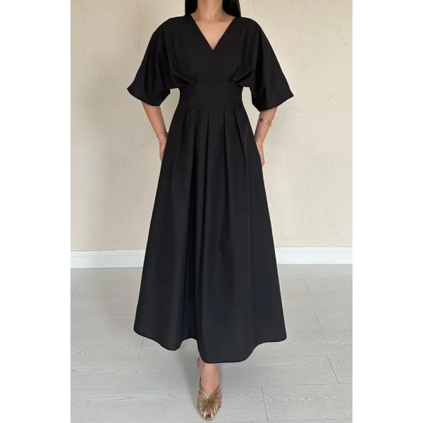 Siyah Pileli Uzun Elbise