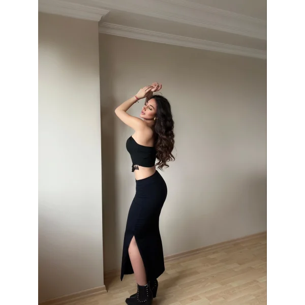 Siyah Püskül Detay Bluz