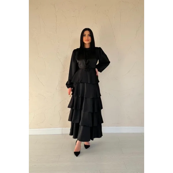 Siyah Saten Büzgülü Kat Kat Elbise