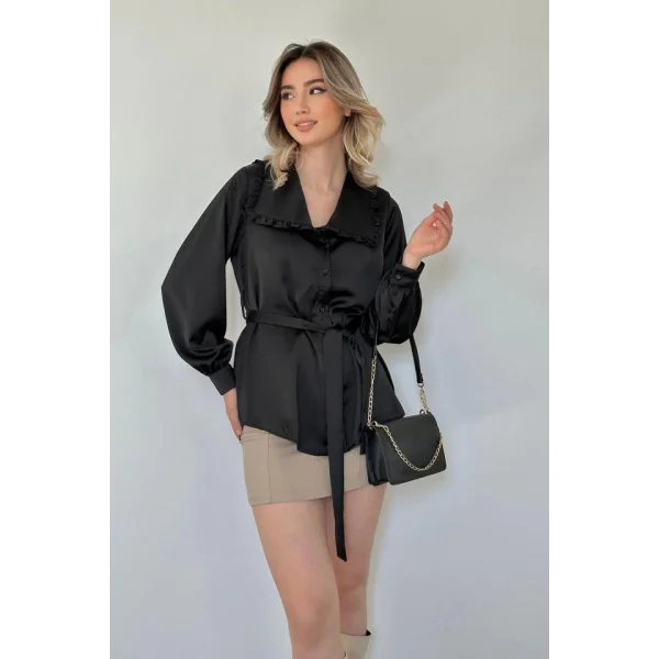 Siyah Yakası Fırfırlı Kuşaklı Saten Gömlek