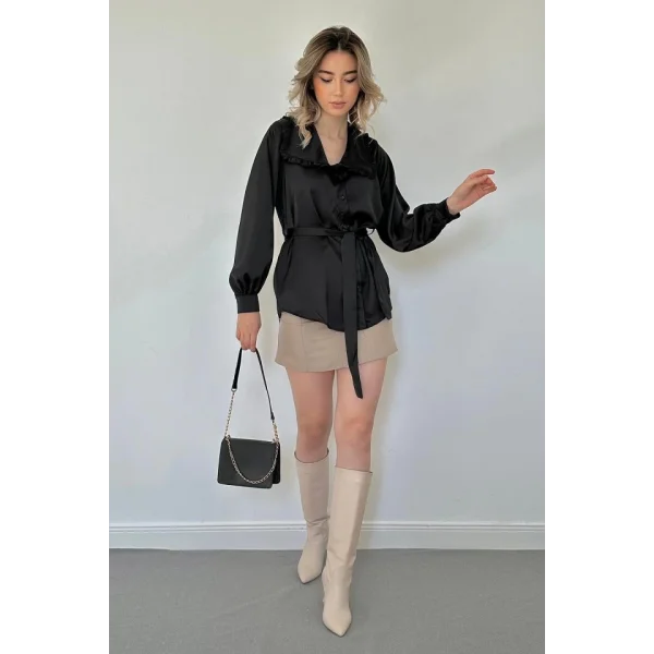 Siyah Yakası Fırfırlı Kuşaklı Saten Gömlek