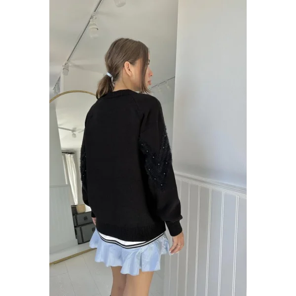 Siyah Zikzak Boncuklu Triko Kazak