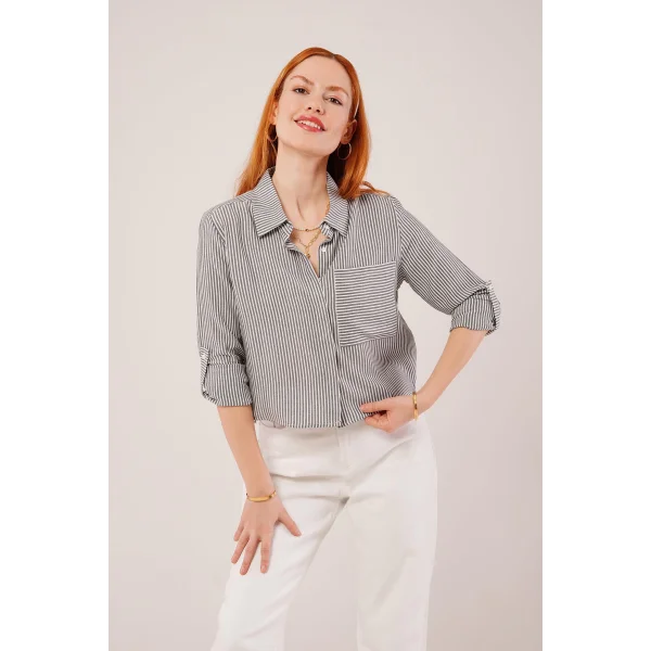 Tek Cep Çizgili iyah Kısa Gömlek