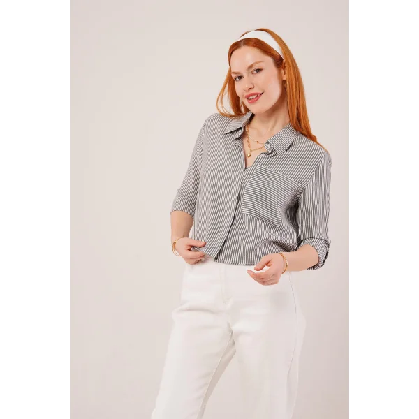 Tek Cep Çizgili iyah Kısa Gömlek