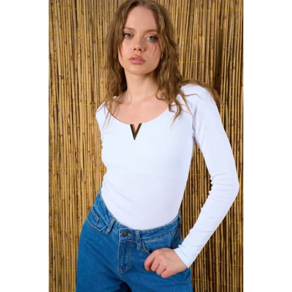 V Aksesuarlı Fitilli Body  Beyaz