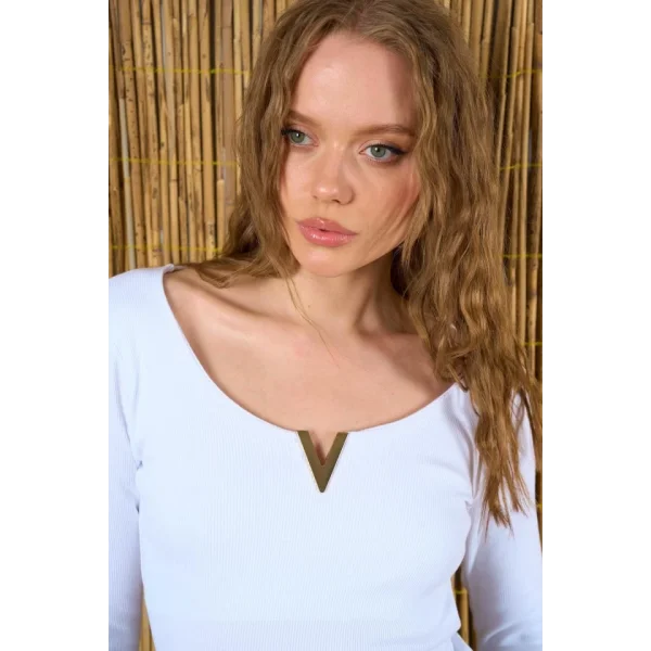 V Aksesuarlı Fitilli Body  Beyaz